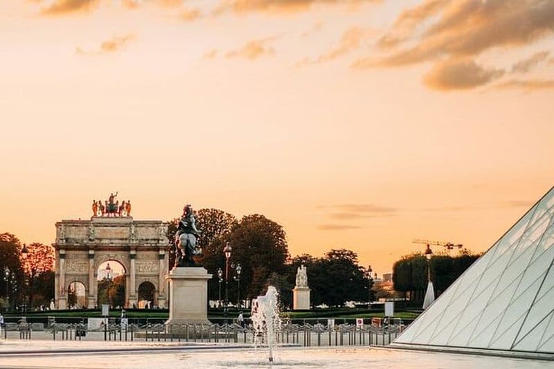 Billets pour le Louvre avec itinéraire d'art et culture pop et mini-tour à pied