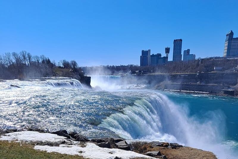 Billet Visite guidée des Chutes du Niagara avec billets pour la Grotte des Vents
