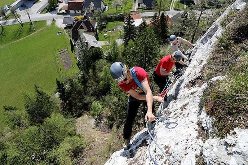 Escalade sur falaises en Via Ferrata à Bled