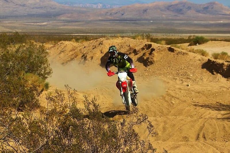 Balade en moto cross dans la Vallée Cachée et la Vallée de Primm depuis Las Vegas