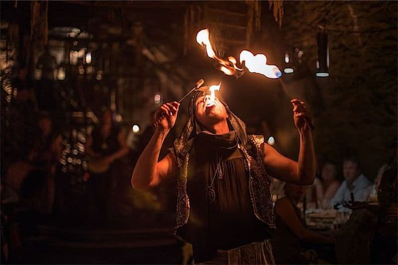 Billet Dîner médiéval avec spectacle à Prague