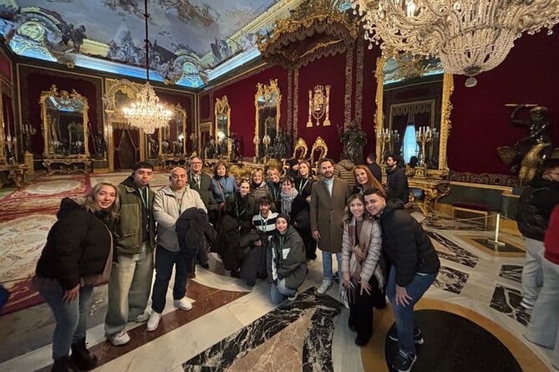 Visite guidée du Palais Royal de Madrid avec accès coupe-file