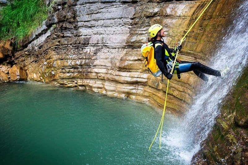 Excursion d'aventure en rafting, canyoning et tyrolienne au départ d'Antalya