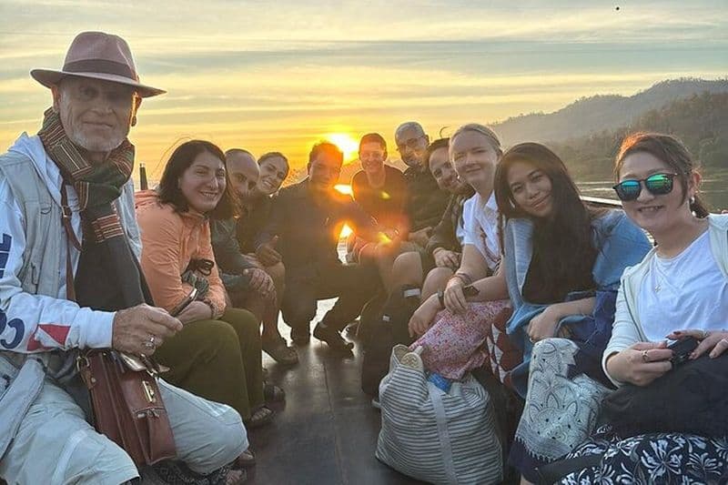 Croisière vers les grottes de Pak Ou et les chutes d'eau de Kuang Si depuis Luang Prabang