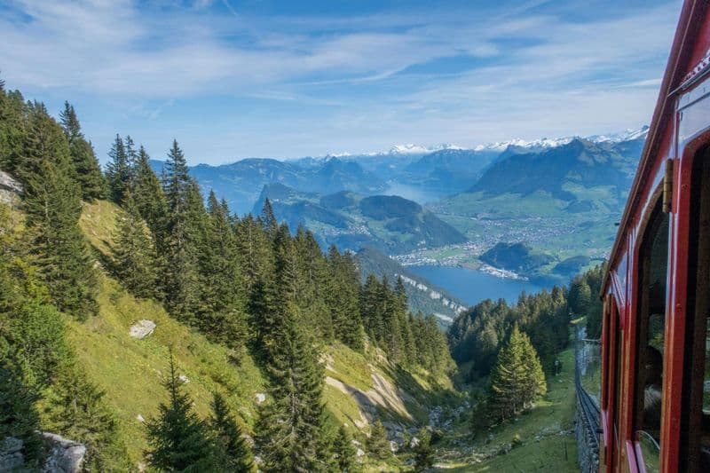 Croisière sur le lac des Quatre-Cantons et excursion privée d'une journée au mont Pilate au départ de Bâle