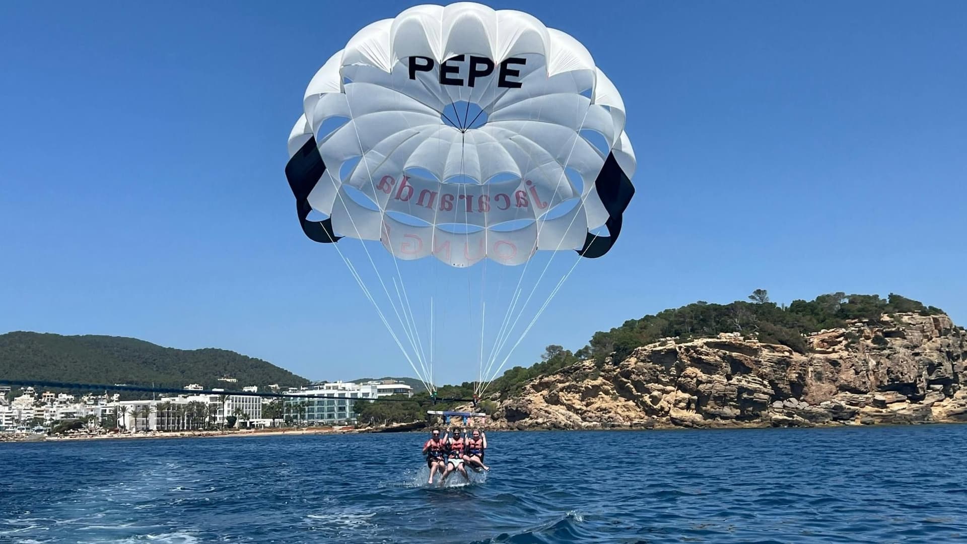 Expérience de parachute ascensionnel à Santa Eulalia, avec Es Cana Ski Pepe
