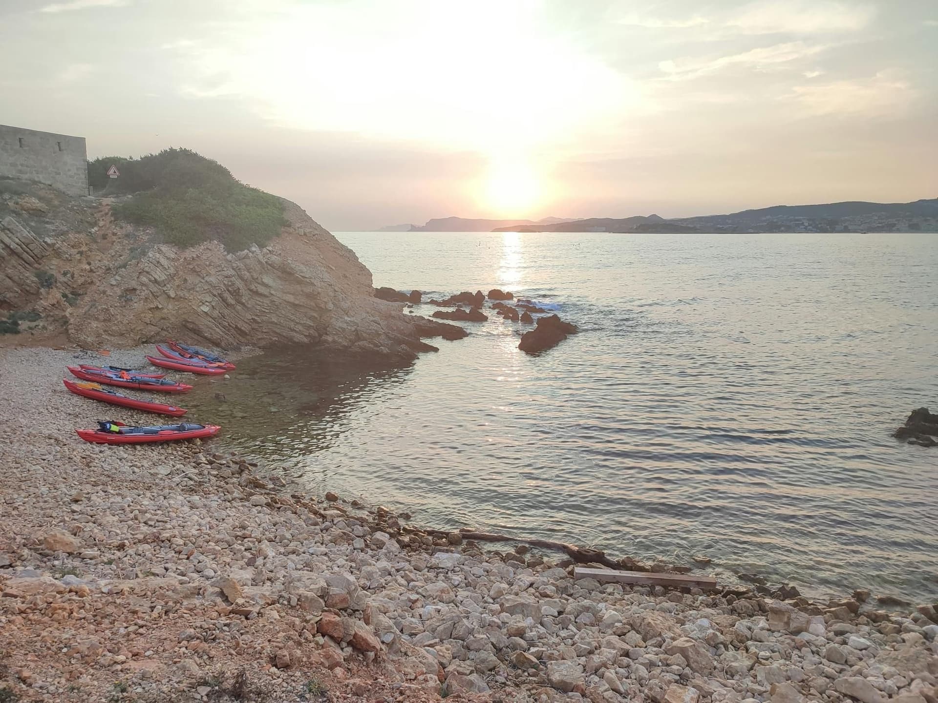 Excursion guidée en kayak au coucher du soleil au départ de Bandol avec apéritifs et boissons