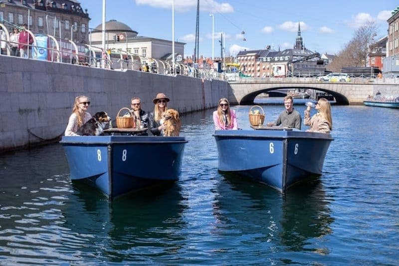 One-hour boat rental in Copenhagen and Islands Brygge