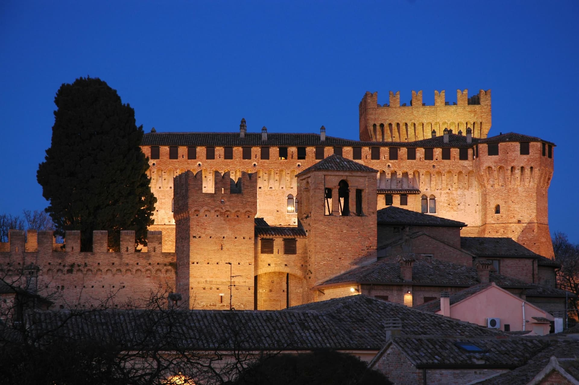 Visite à pied de Gradara avec billets d'entrée à la forteresse