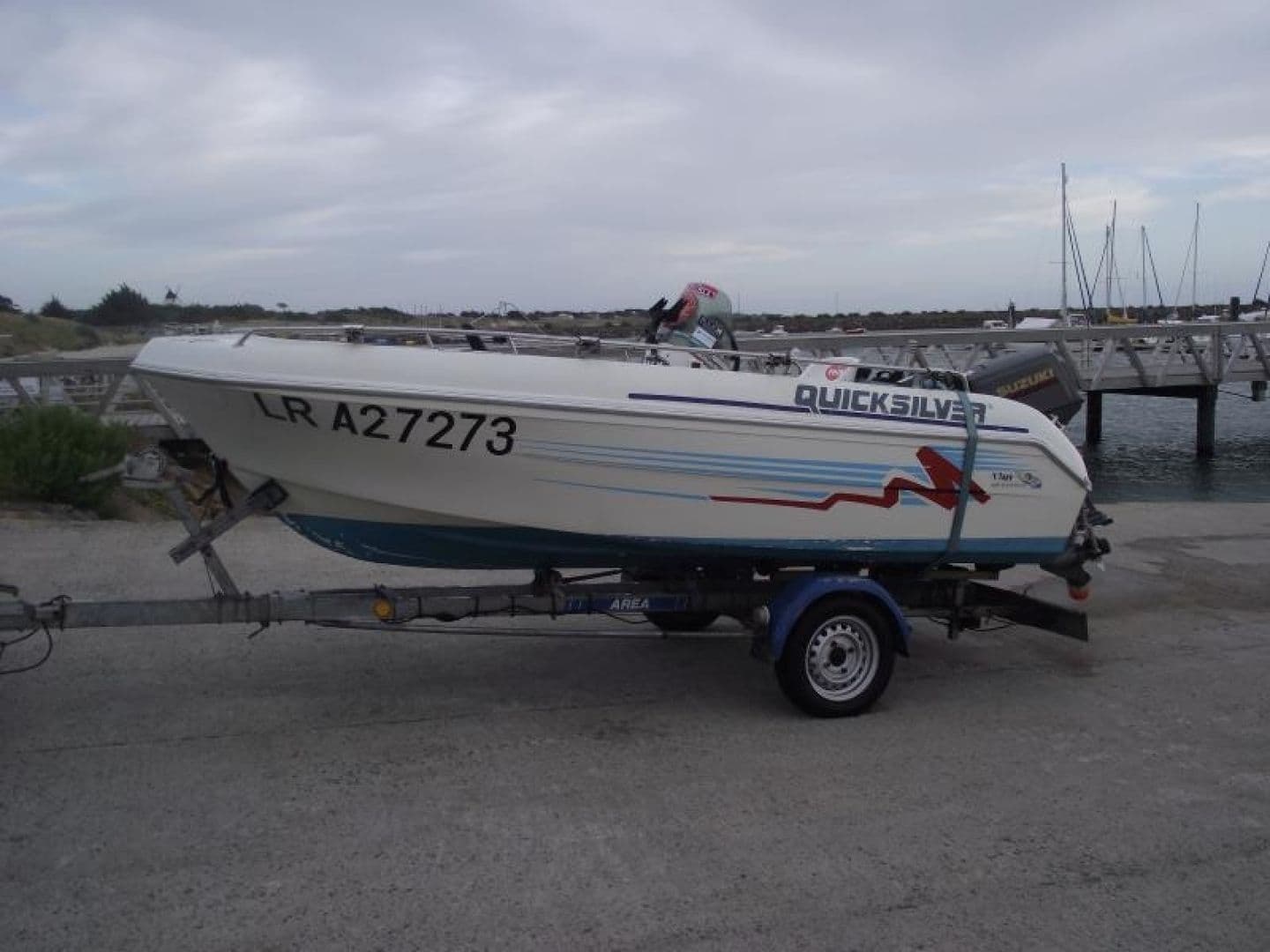 Quicksilver 450 (Motorboat)