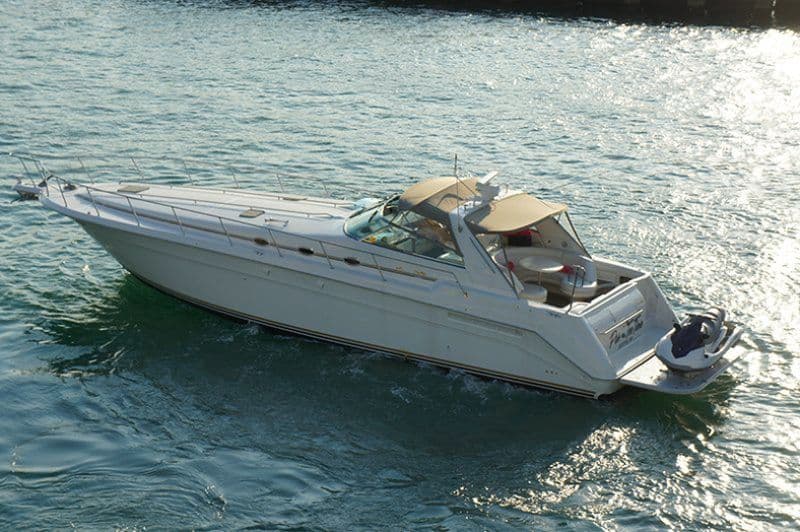 Location de bateau - Sea Ray 555 Sundancer (Yacht)