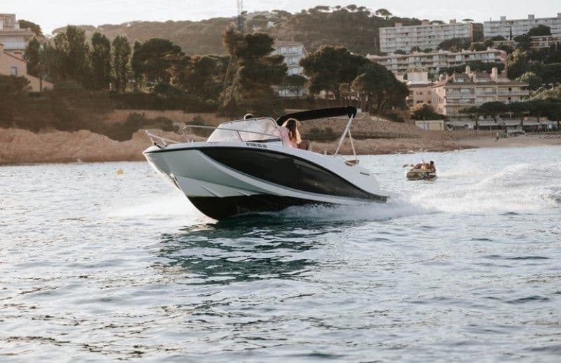 Quicksilver Activ 605 Sundeck (Motorboat)