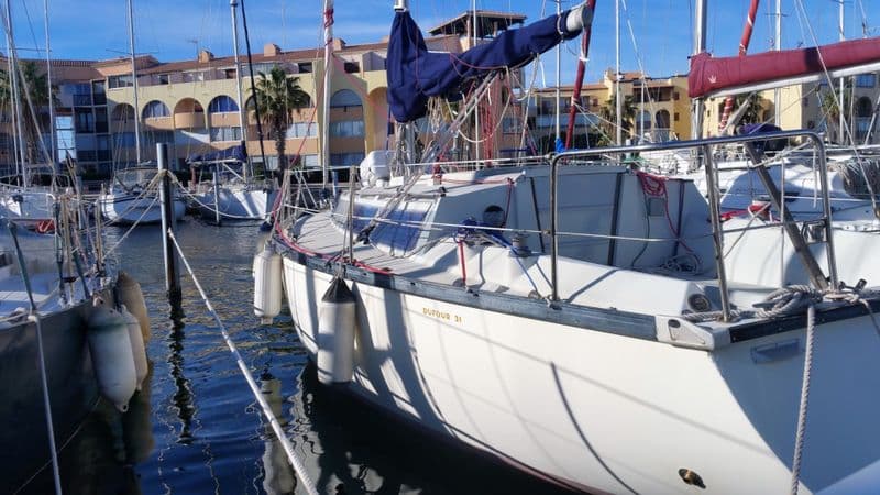 Dufour 31 (Sailboat)