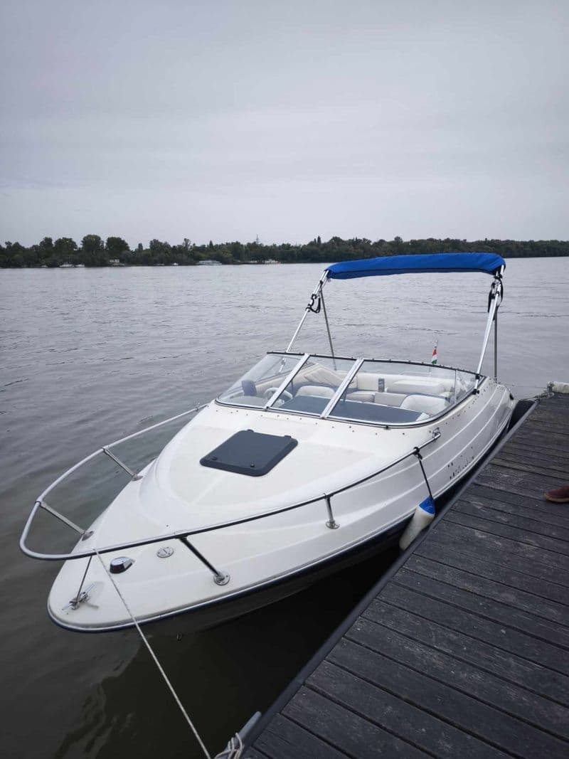 Bayliner 2052 (Motorboat)