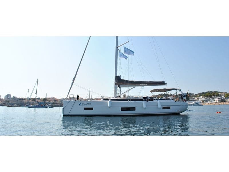Bavaria C45 (Sailboat)