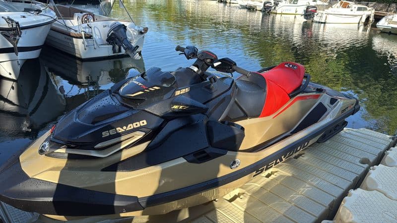 Sea-Doo RXT-X RS 325 (Jetski)