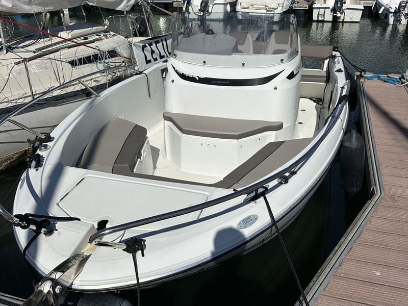 Jeanneau Cap Camarat 6.5 CC Serie 2 (Motorboat)