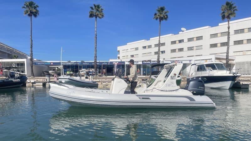 Ruyter 580 (Semi-rigid)