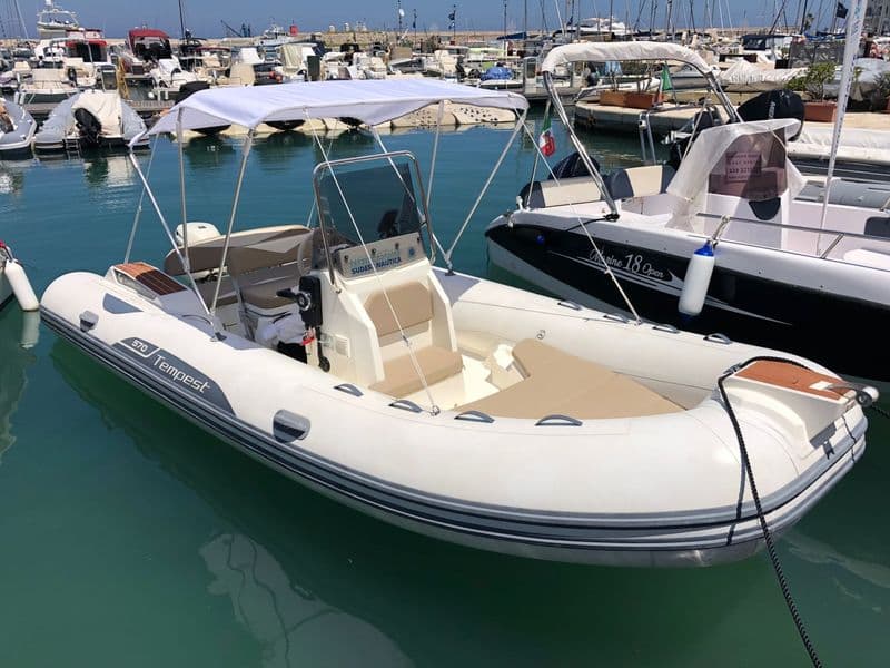 Location de bateau - Capelli Tempest 570 (Semi-rigid)