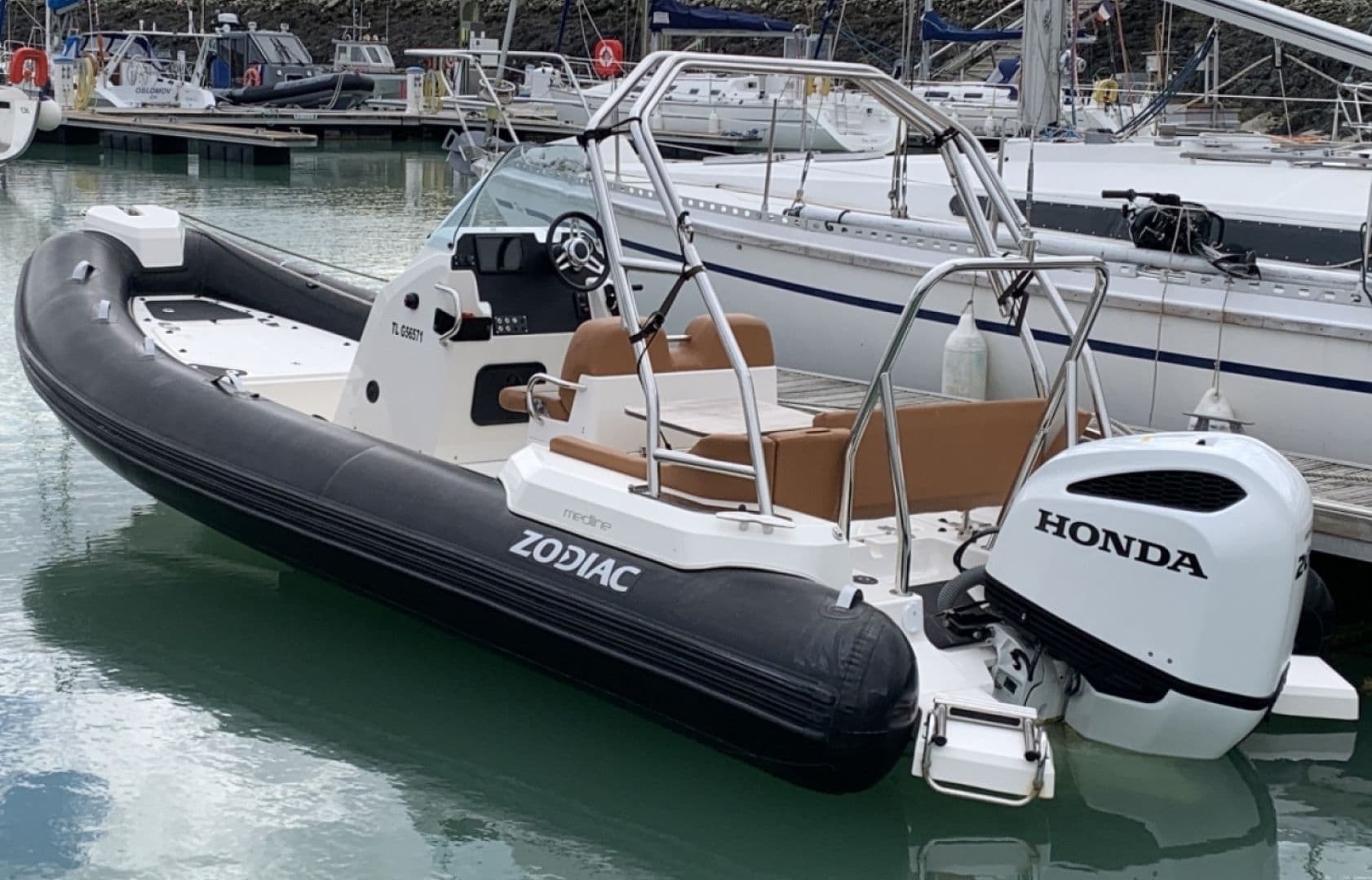 Zodiac Medline 6.8 (Semi-rigid)