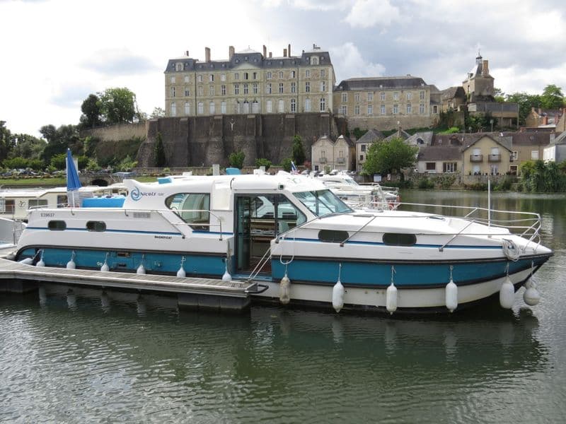 Billet Location de bateau - Nicols Yacht Confort Groupe 8-10 p. (Barge)