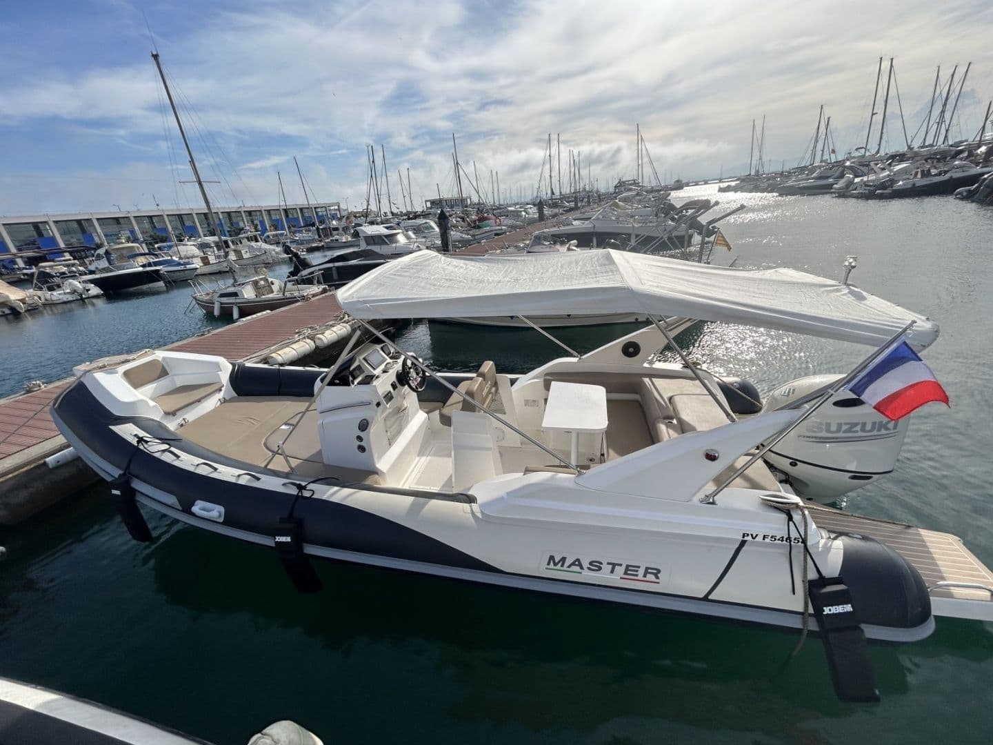 Master 699 (Semi-rigid)