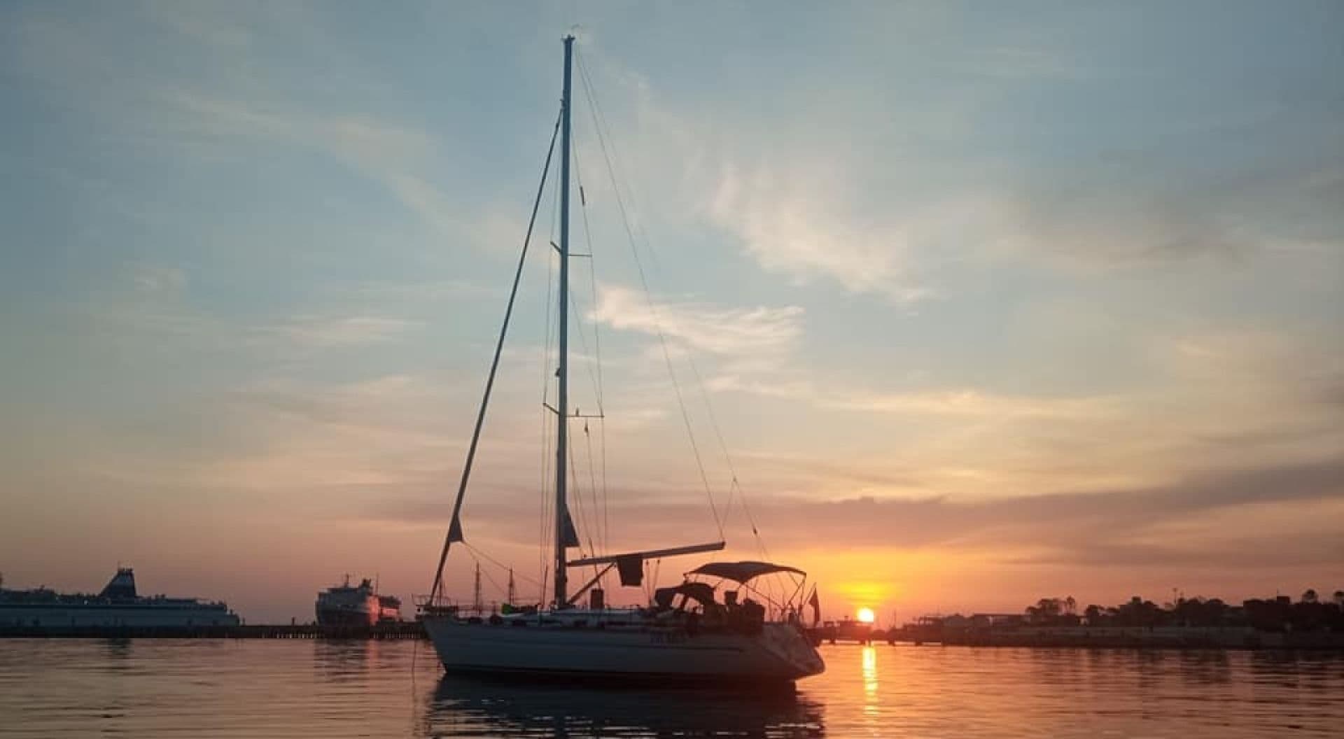 Bavaria 42 (Sailboat)