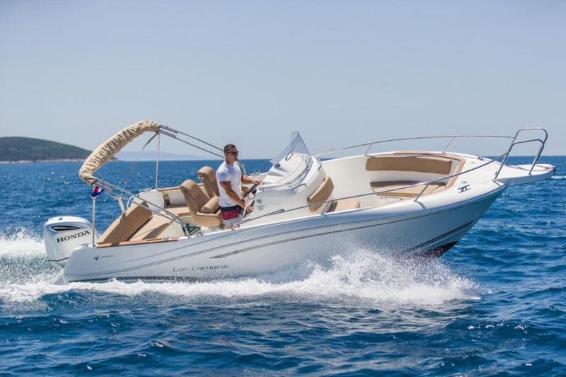 Jeanneau Cap Camarat 7.5 CC (Motorboat)
