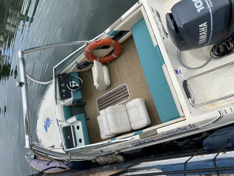 Sea Ray 160 CB (Motorboat)