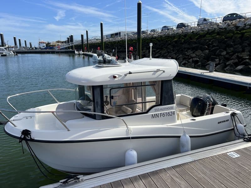 Quicksilver Captur 555 Pilothouse (Motorboat)
