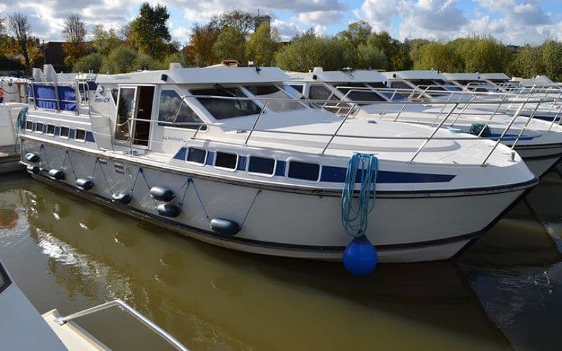 Classic Tarpon 42 (Barge)