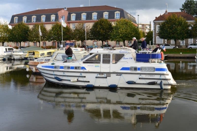 Classic Tarpon 37 (Barge)