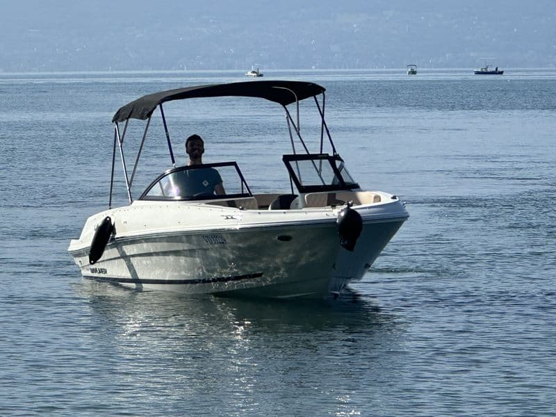 Bayliner VR4 (Motorboat)