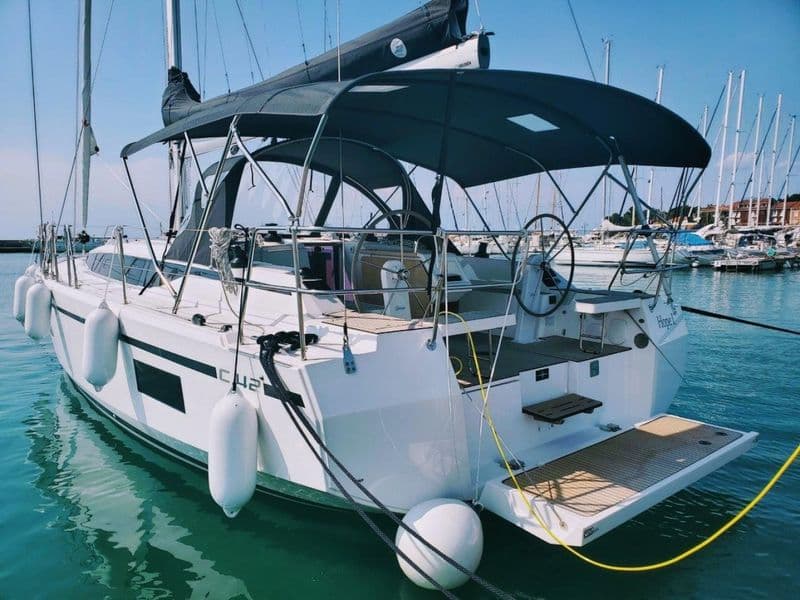Bavaria C42 (Sailboat)