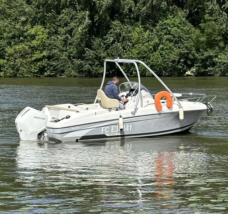 Bénéteau Flyer 650 Open (Motorboat)