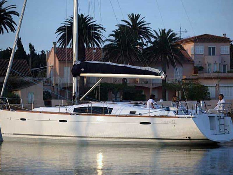 Bénéteau Oceanis 43 (Sailboat)