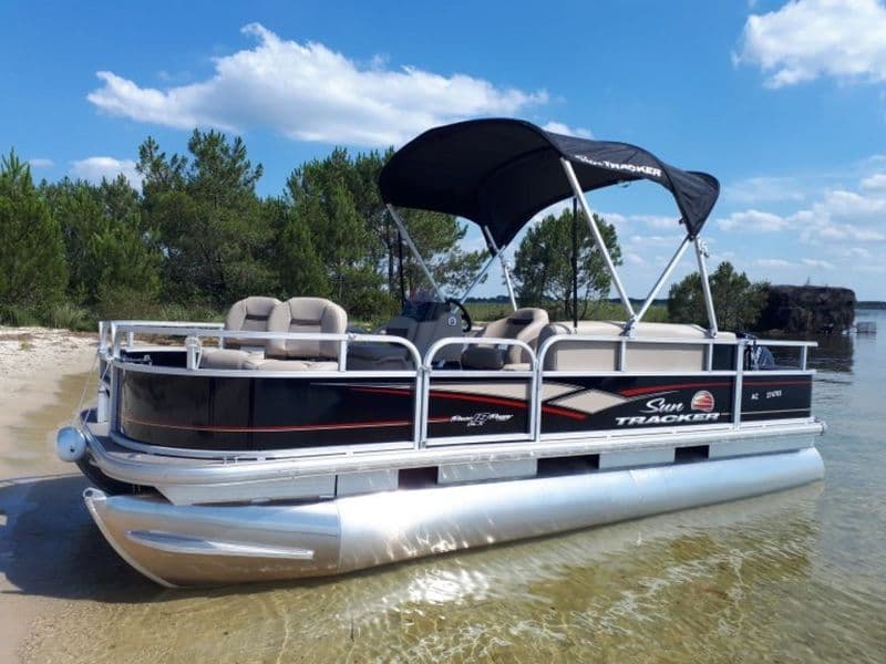 Sun Tracker Bass Buggy 18 (Motorboat)