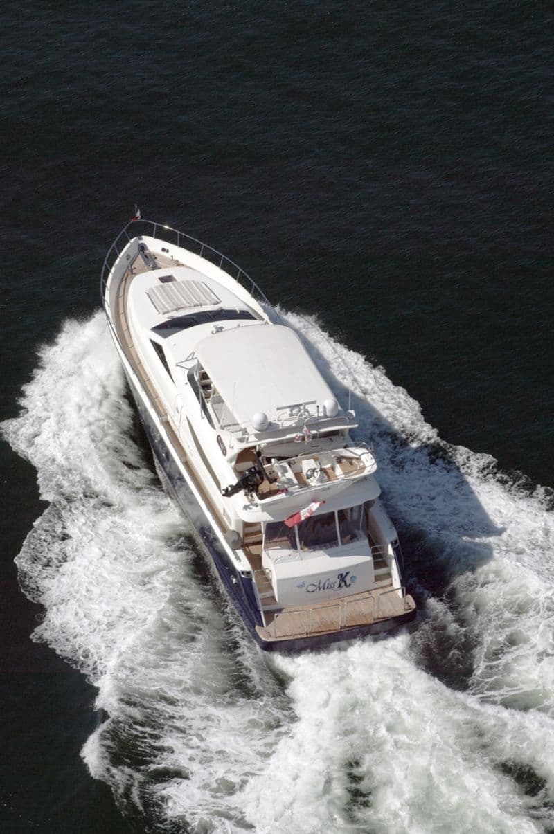 Location de bateau - Uniesse Motor Yacht 72