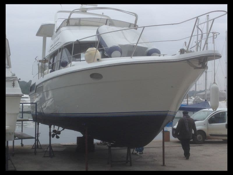 Carver 350aft cabin (Motorboat)