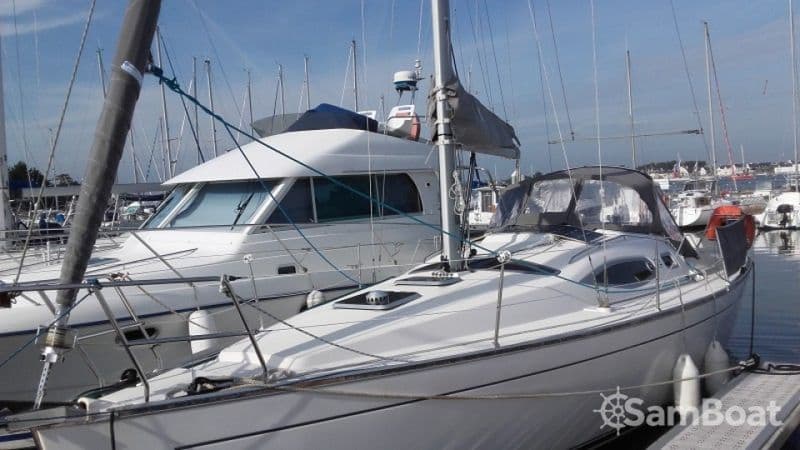 Kirie Feeling 32 (Sailboat)