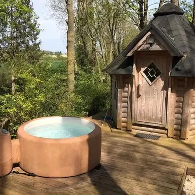Cabane avec Spa et Sauna Privatifs près de Chantilly