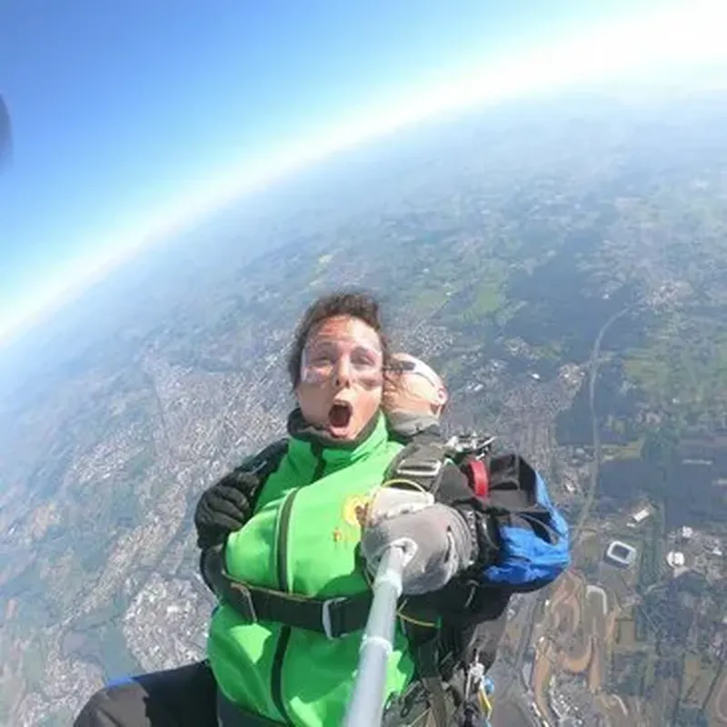 Saut en Parachute Tandem près de Laval