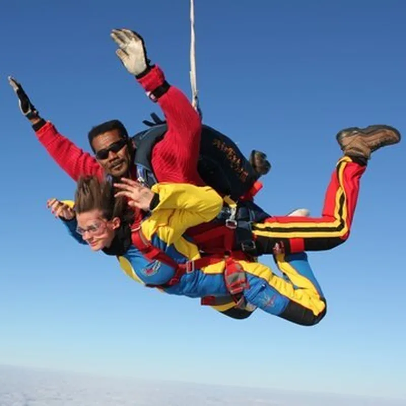 Saut en Parachute Tandem près de Lyon