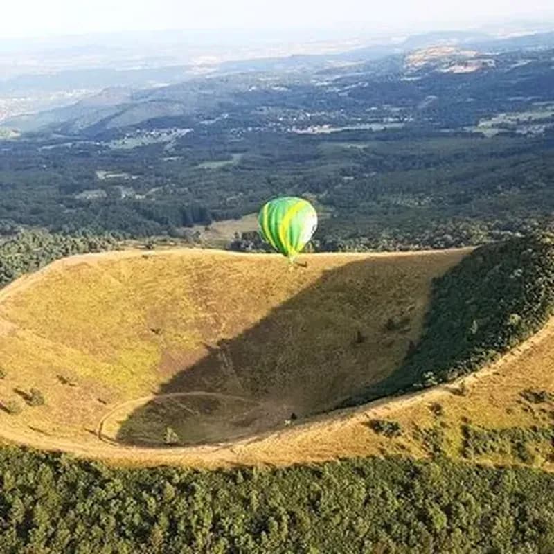 Vol en Montgolfière - Survol des Volcans d'Auvergne