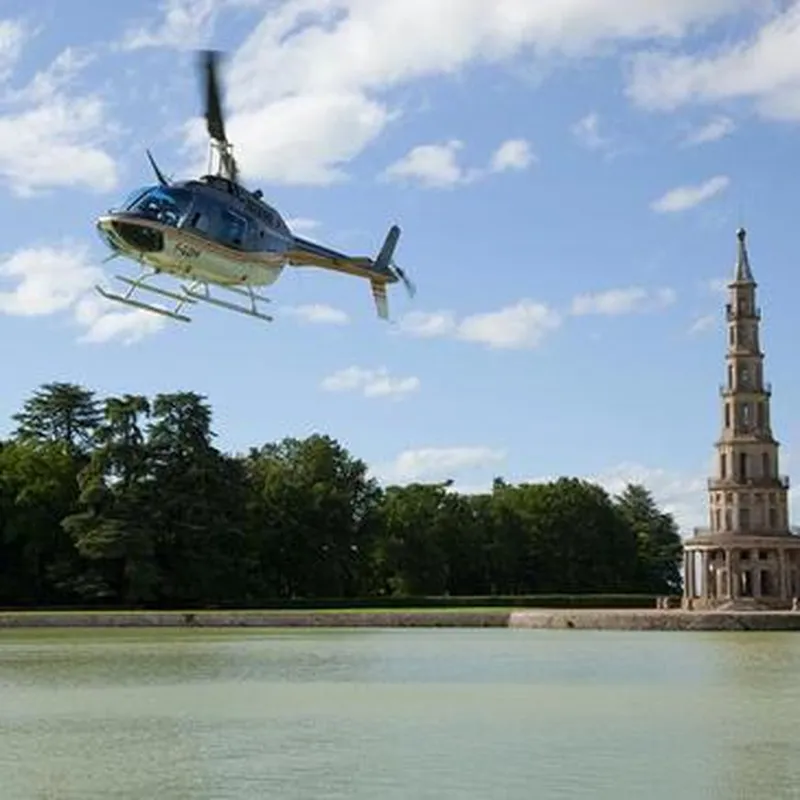 Baptême en hélicoptère à Neuvy-le-Roi