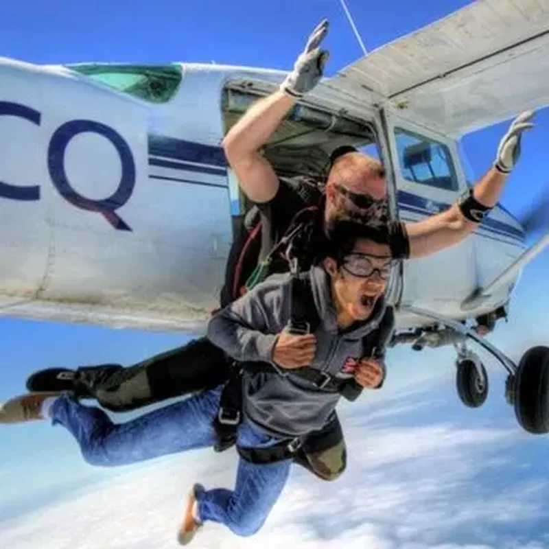 Saut en Parachute en Tandem dans les Pyrénées