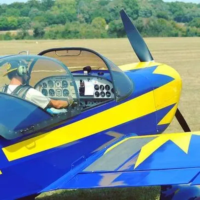 Baptême en Avion de Voltige à Rennes