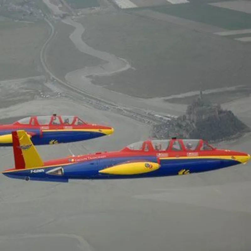 Vol en Avion de chasse Fouga au Mont-Saint-Michel