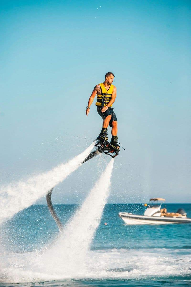 Mykonos Super Paradise Beach : location de flyboard