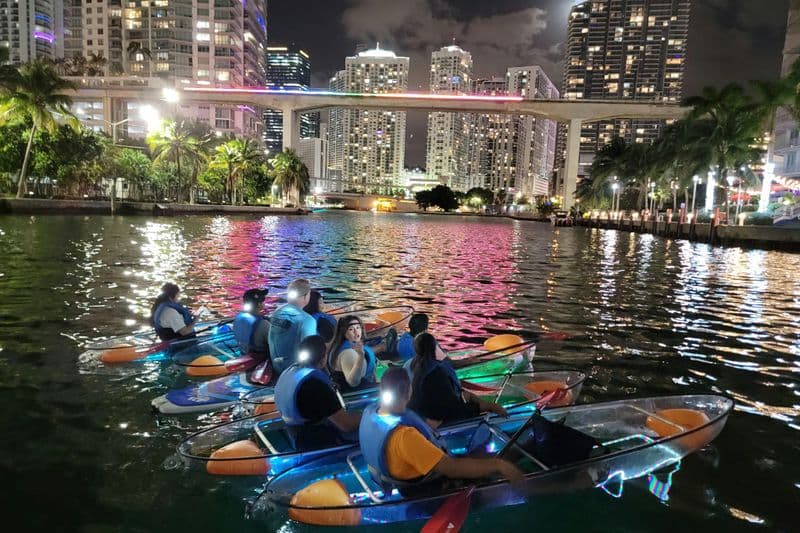 Miami : Excursion nocturne guidée en kayak éclairé par LED + boissons